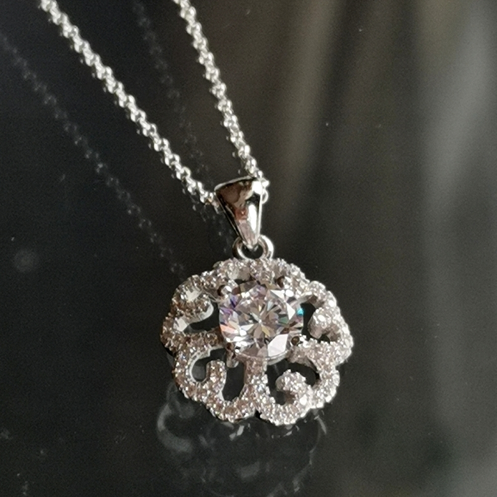 NEW, Sterling Silver CZ English Rose pendant necklace